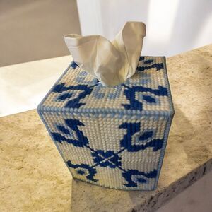 Plastic Canvas Needlepoint Tissue Box Covert Handmade Vintage  Delft Design